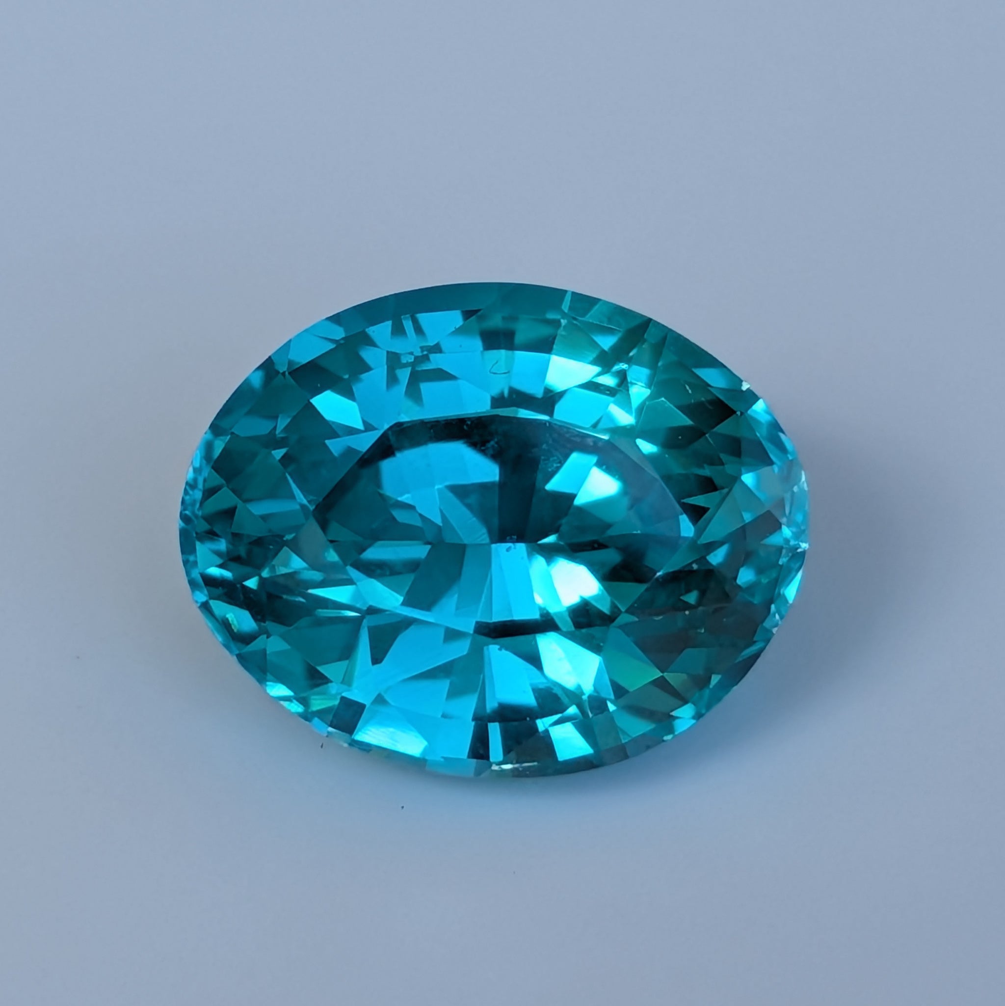 Synthetic Sapphire - 5.35 ct (8.8 mm x 11.2 mm)