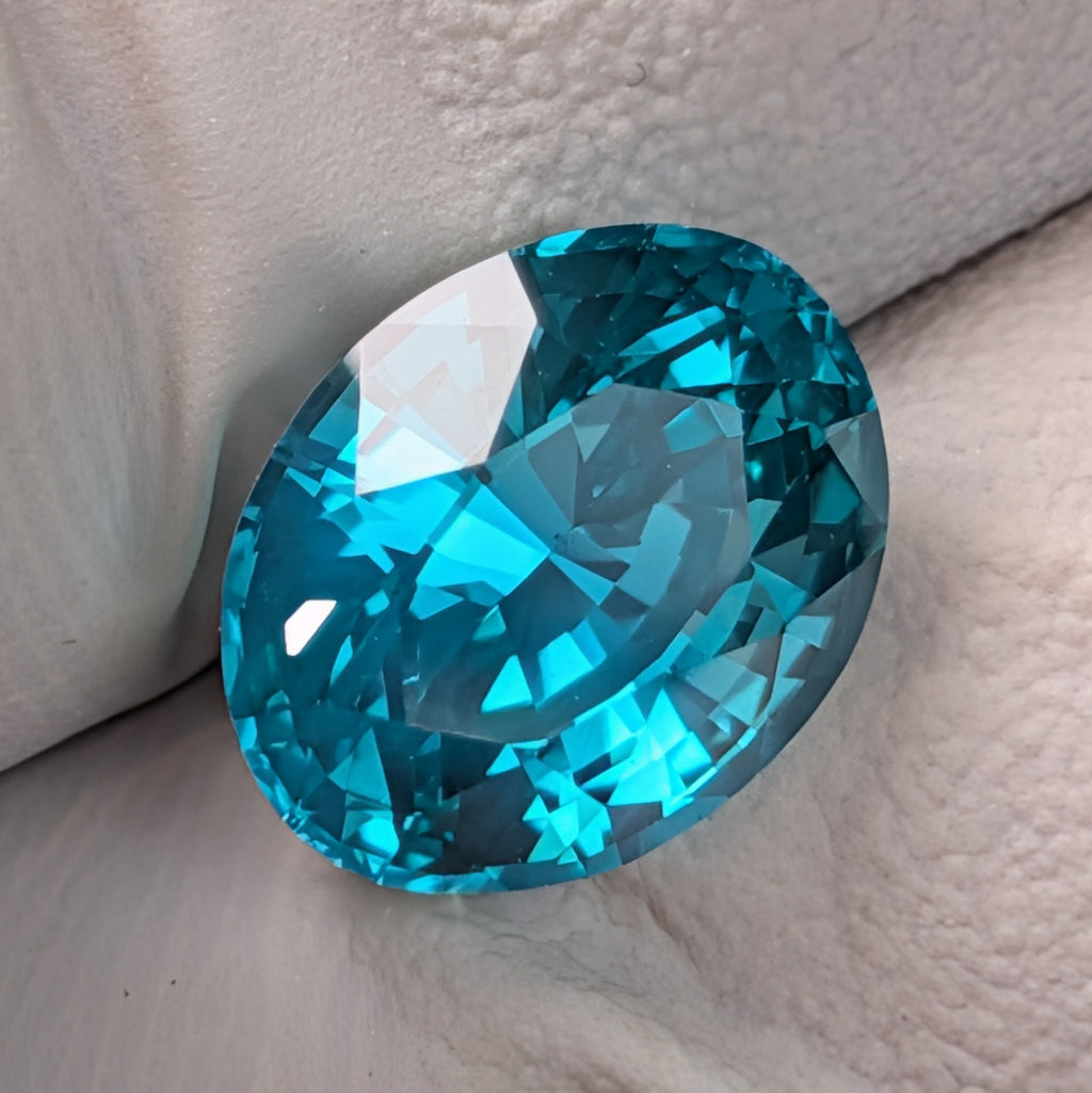 Synthetic Sapphire - 5.35 ct (8.8 mm x 11.2 mm)