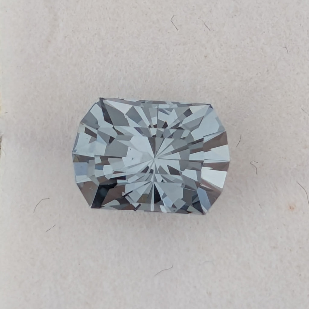 Grey Spinel - 1.54 ct (8mm x 5.5mm)