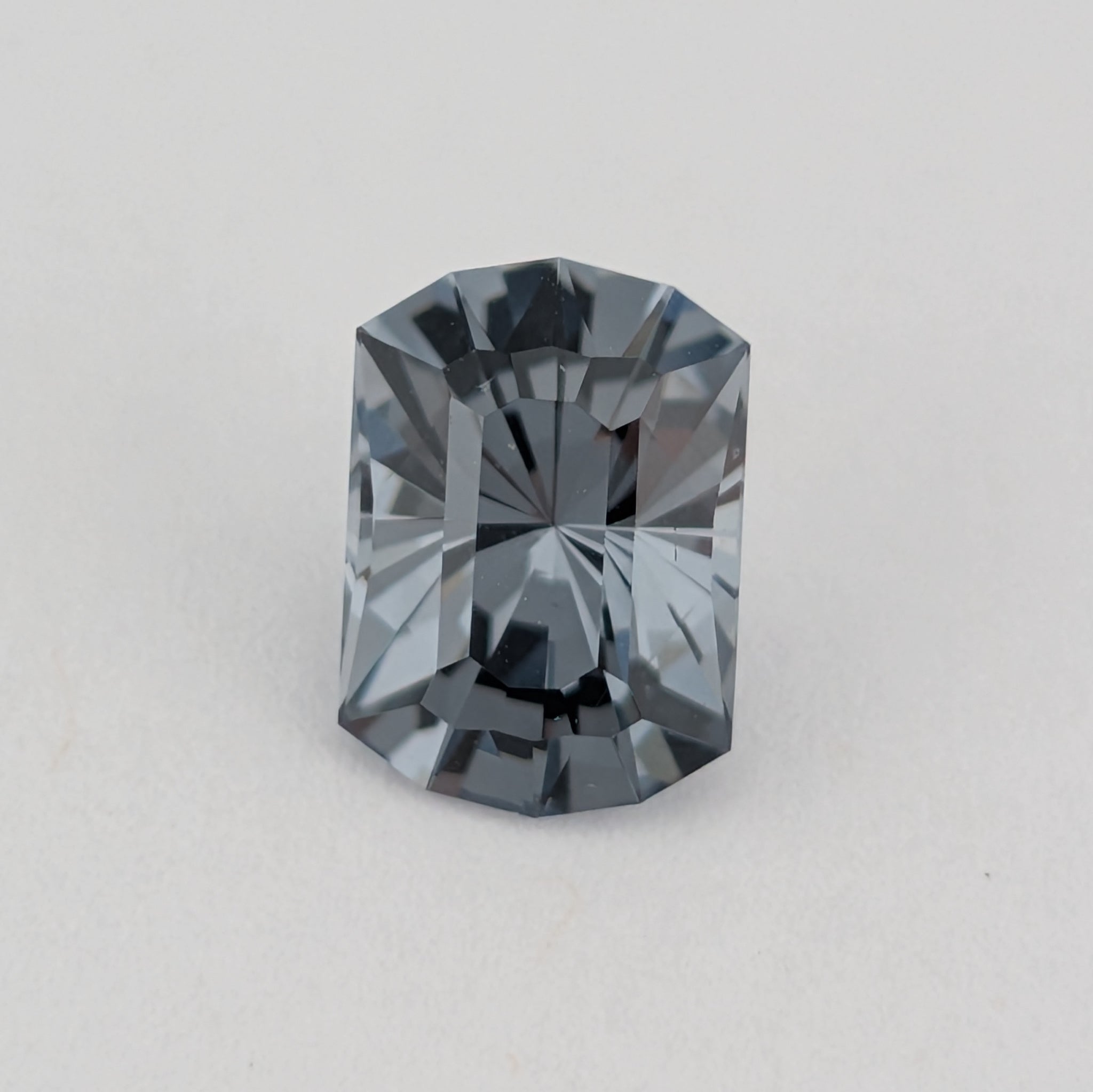 Grey Spinel - 1.54 ct (8mm x 5.5mm)