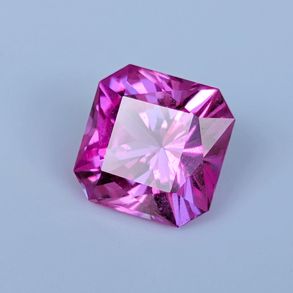 Synthetic Sapphire - 4.07 ct (8.6 mm)