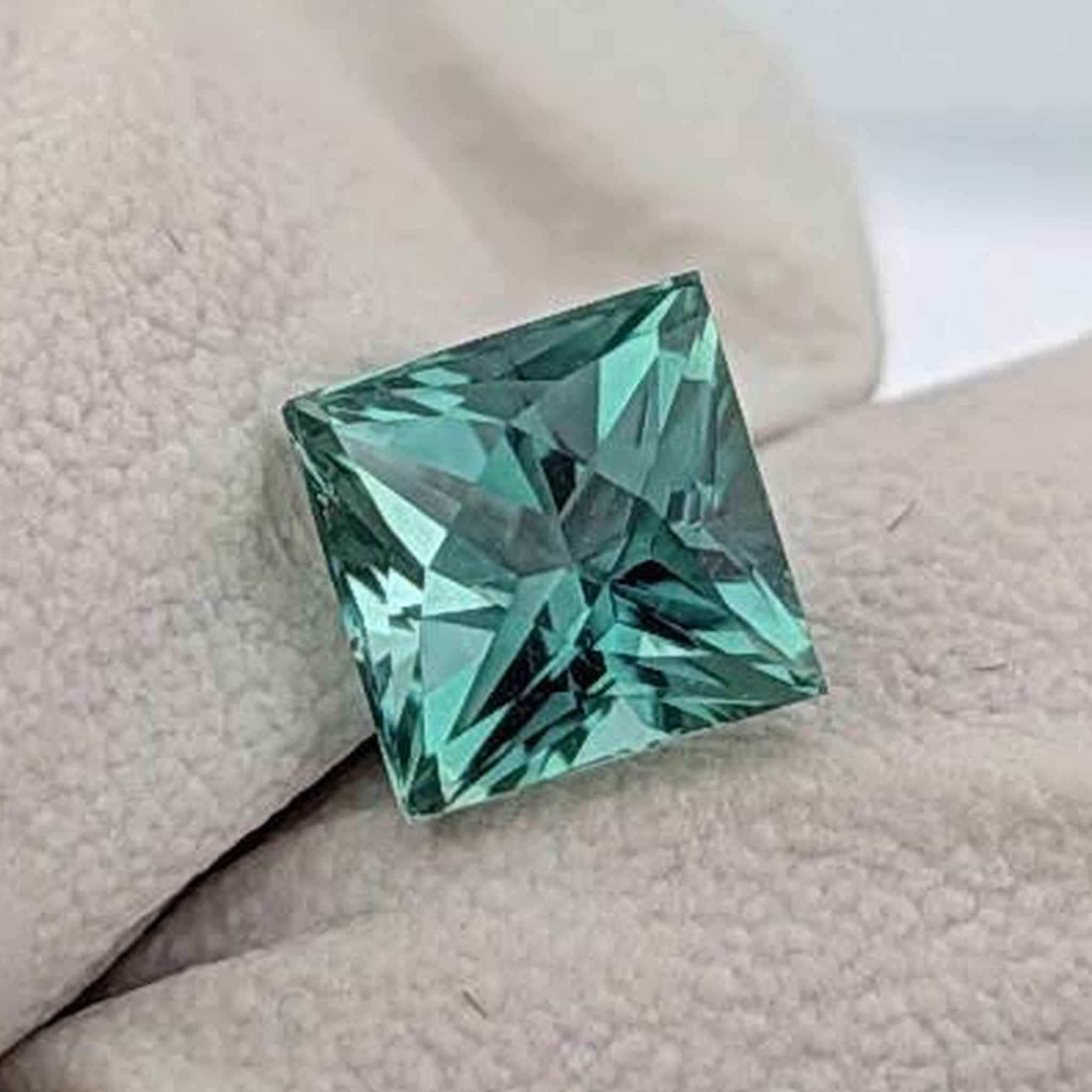 Synthetic Prasiolite - 1.60 ct (6.4 mm)